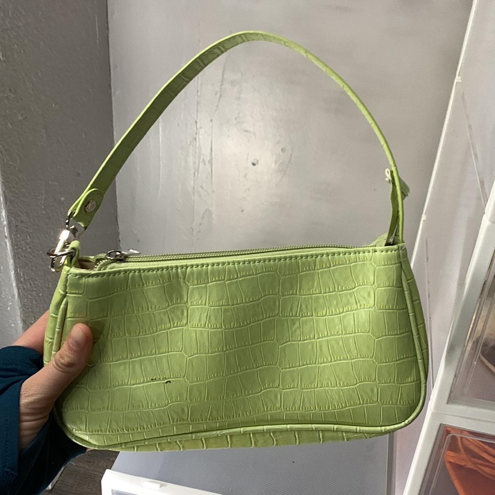 ⭐️ 3 FOR $12⭐️ SHEIN Light Green Croc-Embossed Shoulder Bag - Picture 3 of 12